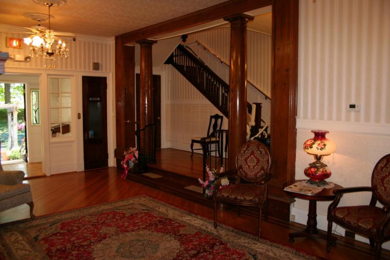 Main Foyer - Mansion